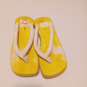 NWT Yellow Pool, Beach Flip Flops Size 7